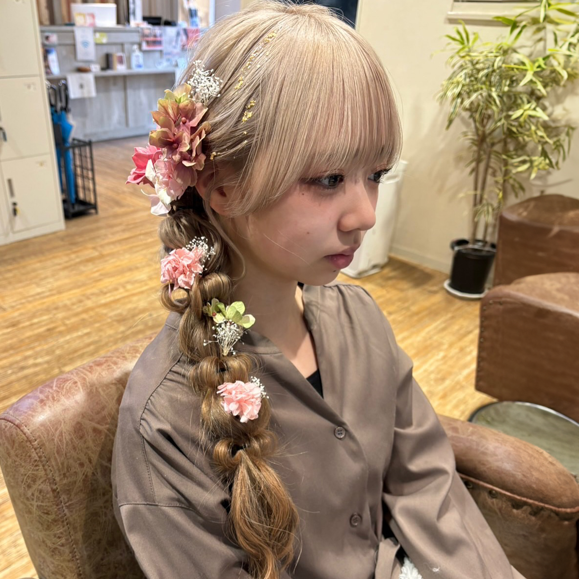 ふんわりと可愛らしい印象に◎【 サイド編み下ろしヘア 】