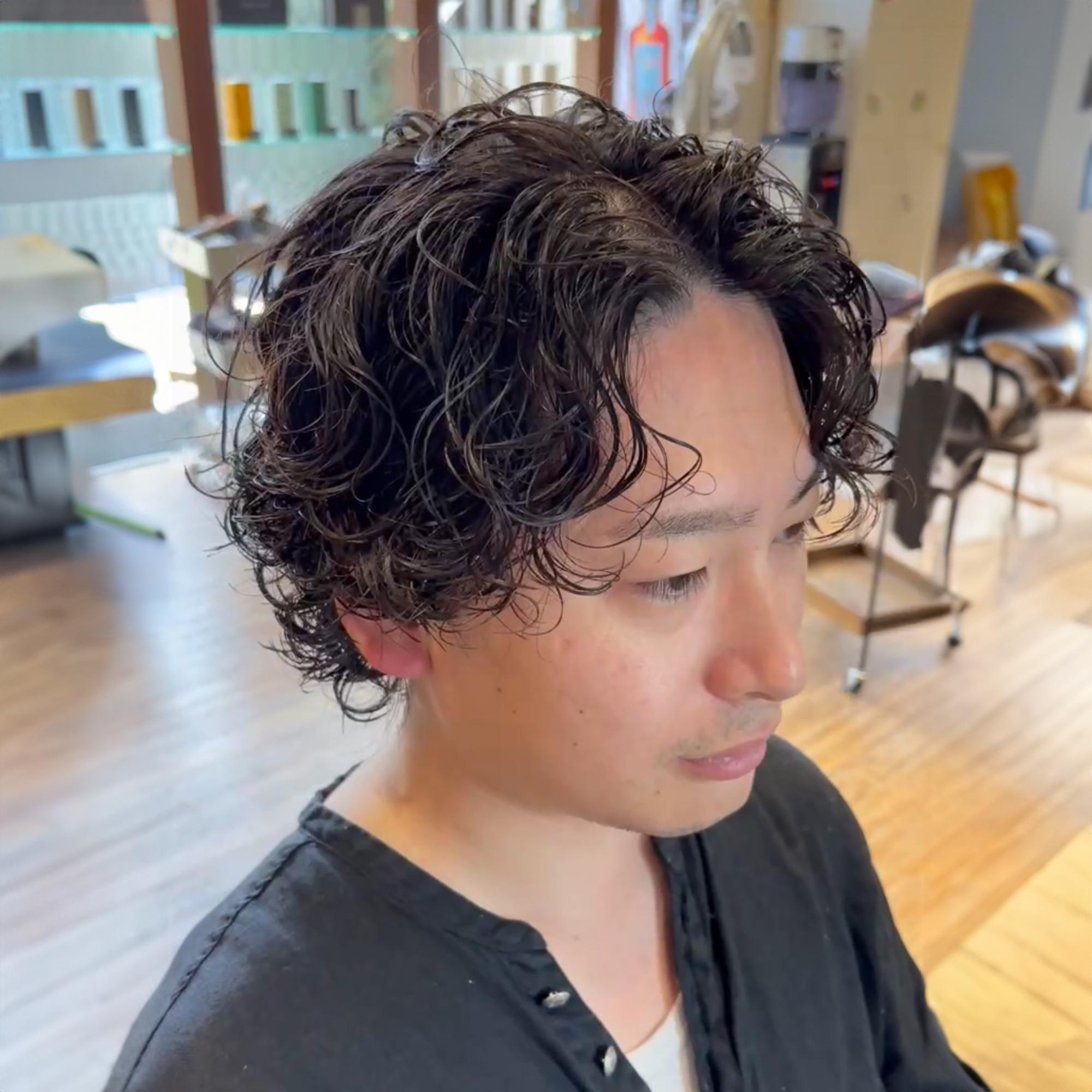 艶とカールで色気全開！【 スパイラルウルフ 】