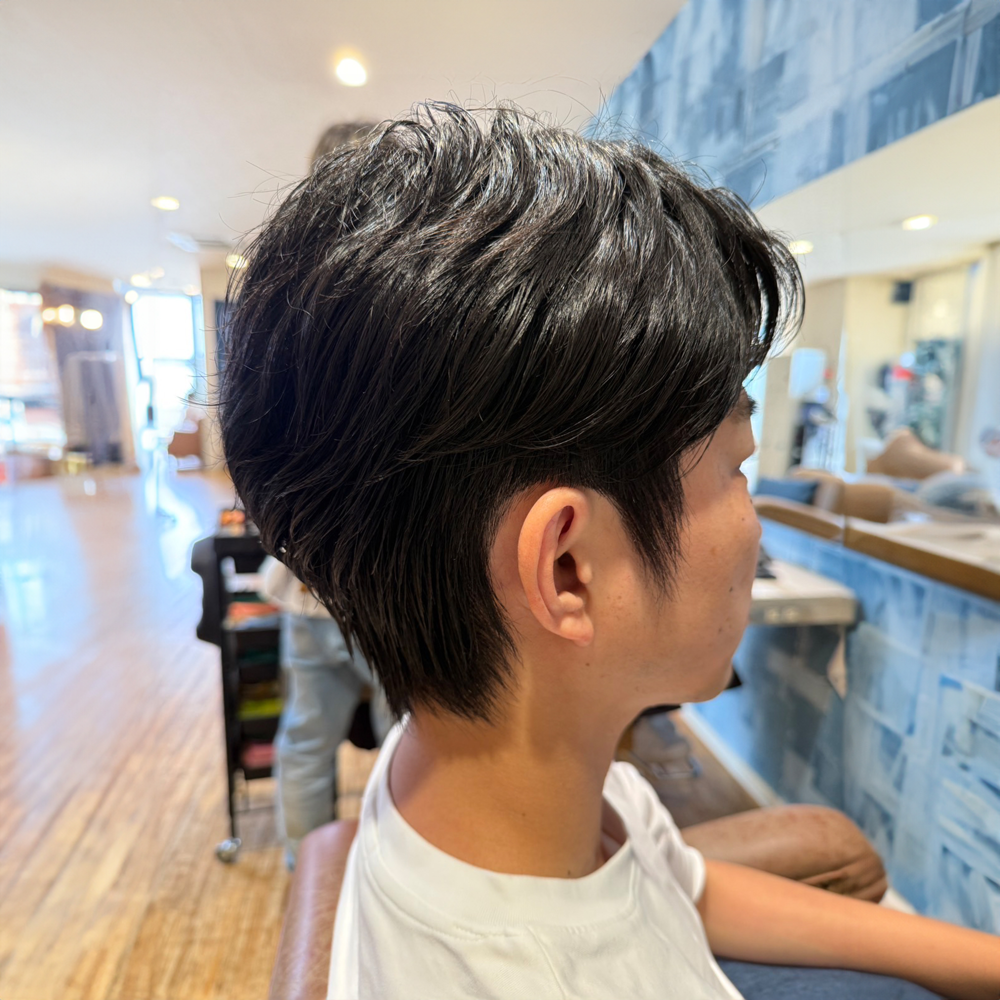 動きとシルエットのバランスが◎【 フェザーパーマ×ダウンパーマ 】