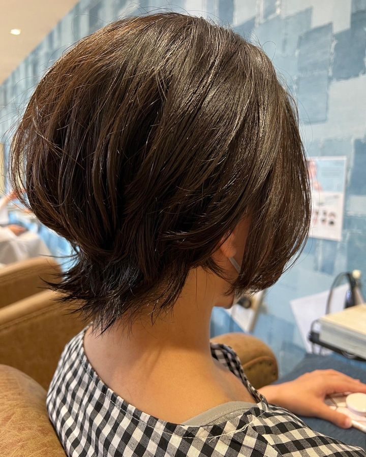 丸いシルエットと襟足のレイヤーにこだわったスタイル【 ヘアドネーション × ちょいマッシュウルフ 】