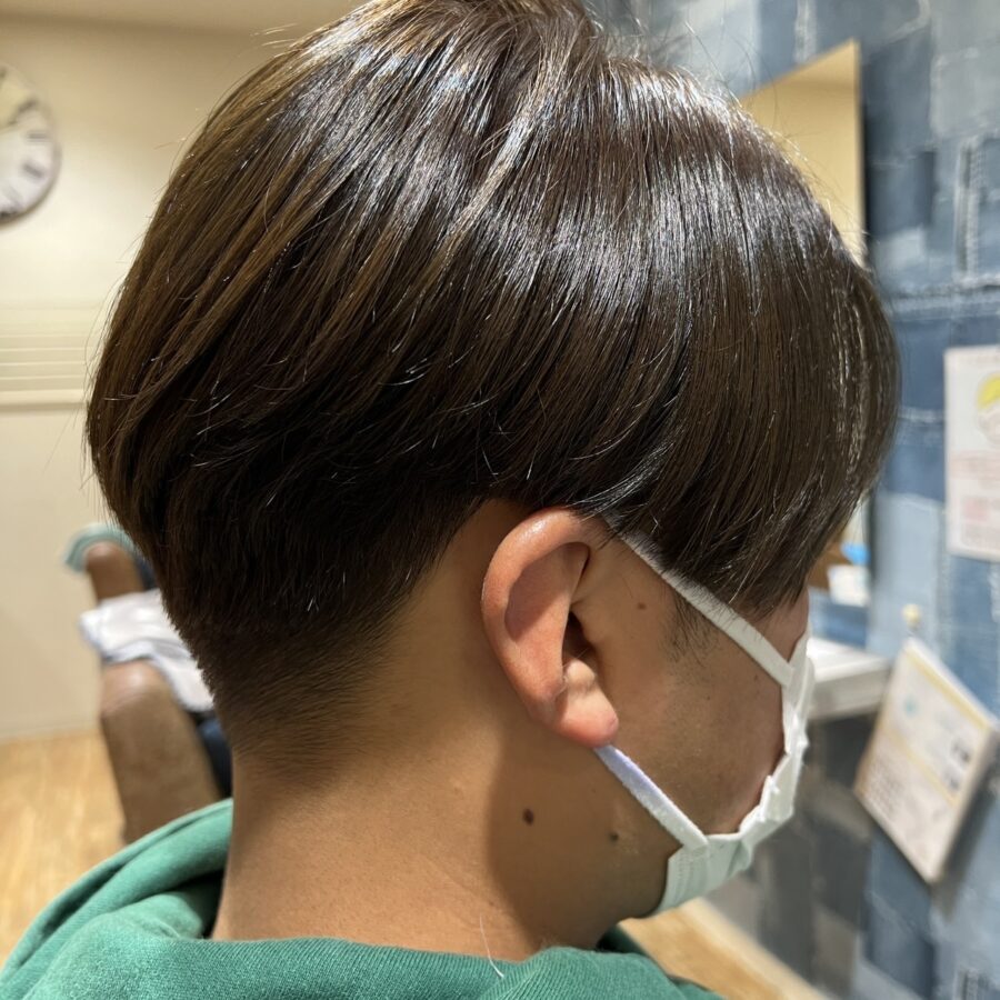 毛流れとフェイスラインをカバーしたメンズスタイル！【 前下がりマッシュ 】