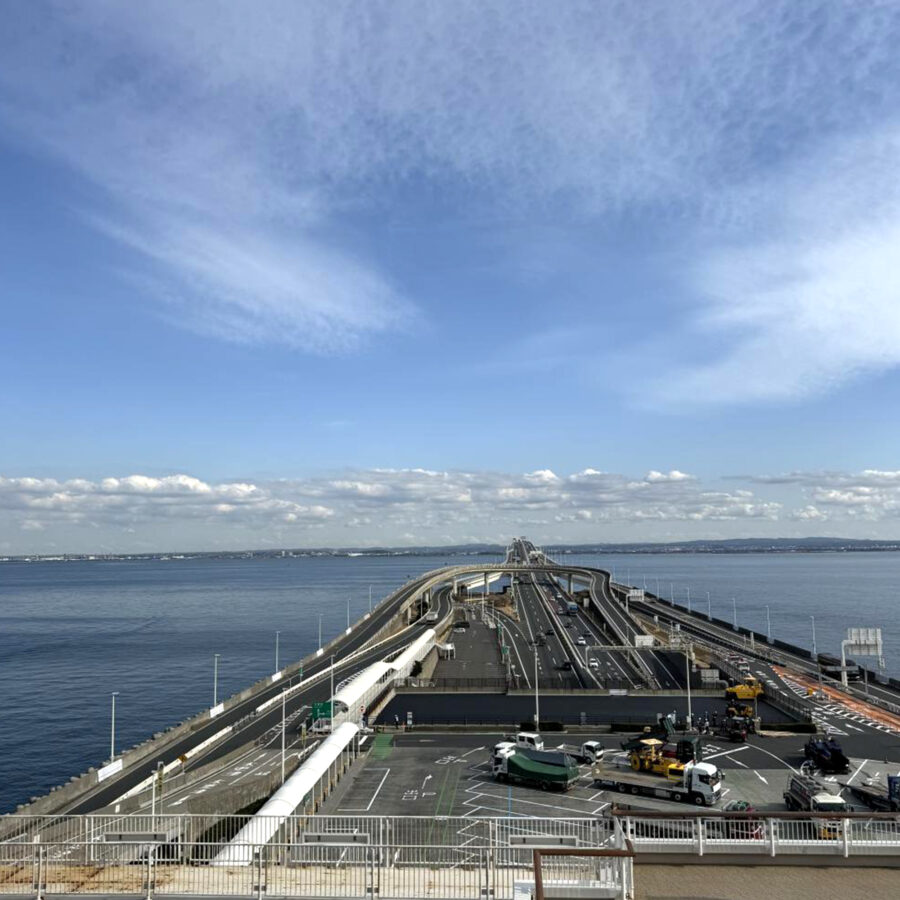 趣味のツーリング。海ほたるで風に煽られながらも景色を堪能